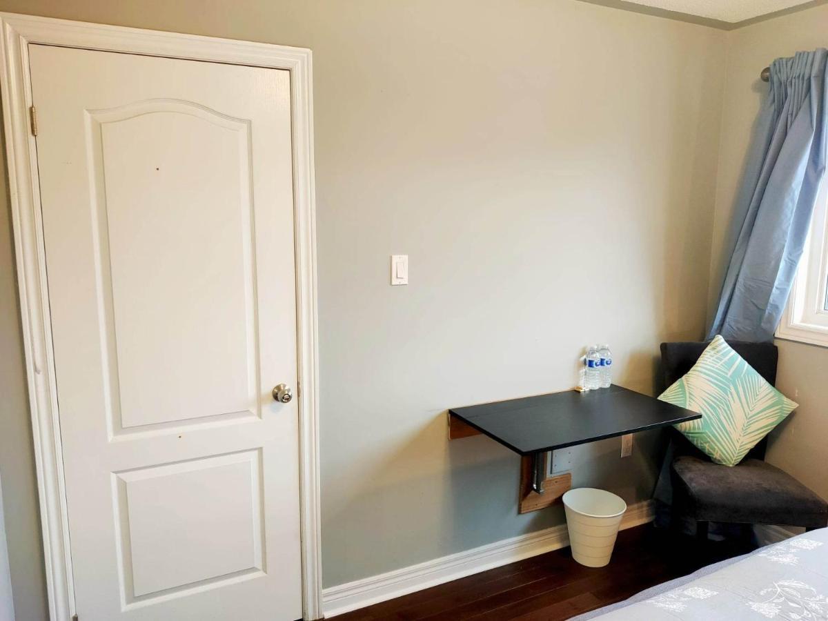 Affordable Room With Free Parking In Newmarket On Ngoại thất bức ảnh