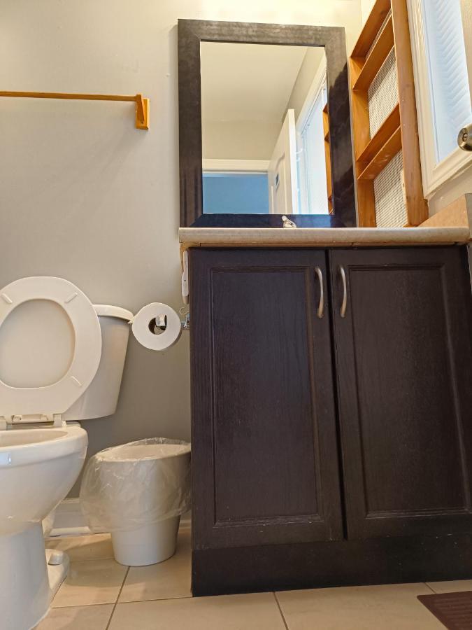 Affordable Room With Free Parking In Newmarket On Ngoại thất bức ảnh